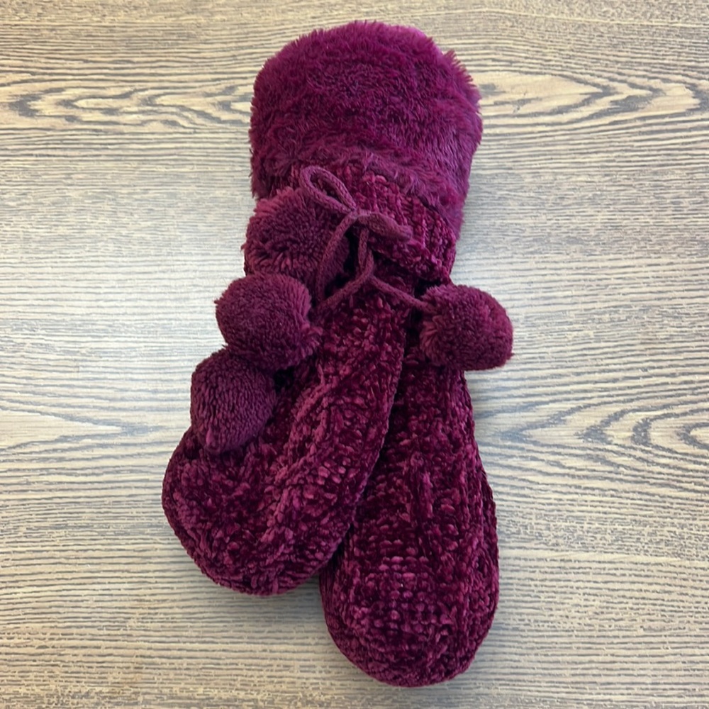 JANE & BLEECKER Slipper Socks Red Popcorn Chenille NWOT